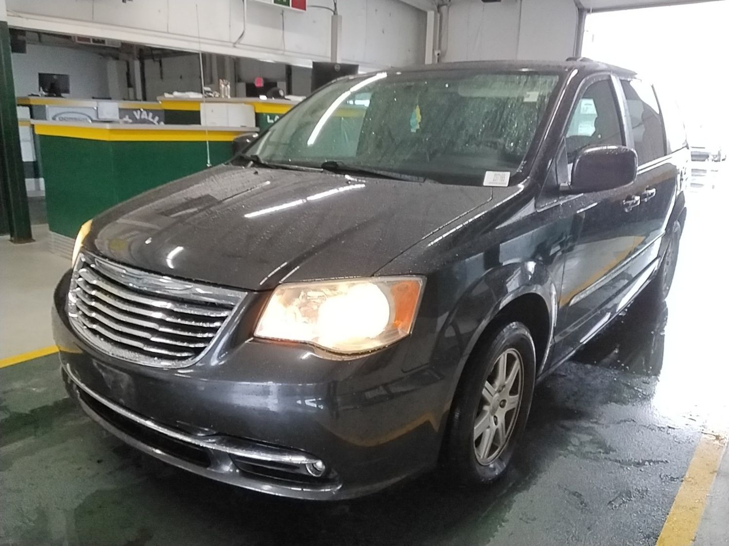 2011 CHRYSLER TOWN & COUNTRY TOURING WAGON LWB