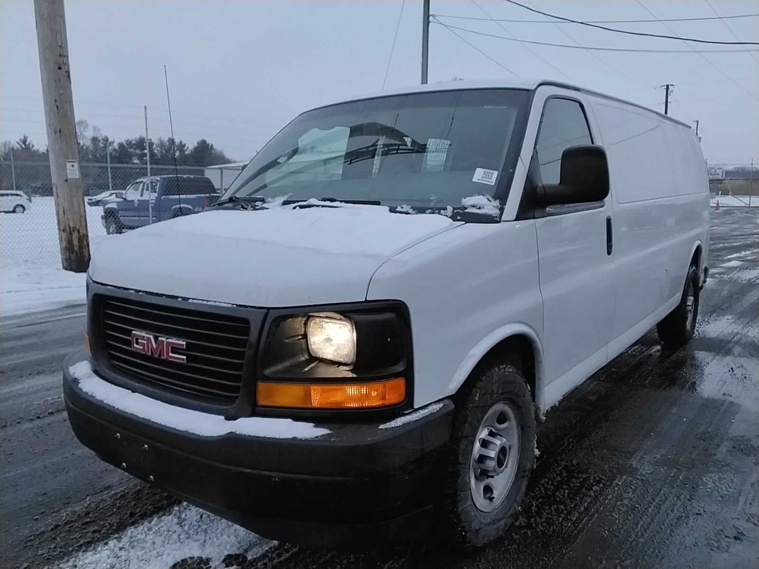 2017 GMC Savana Cargo Work Van's photo