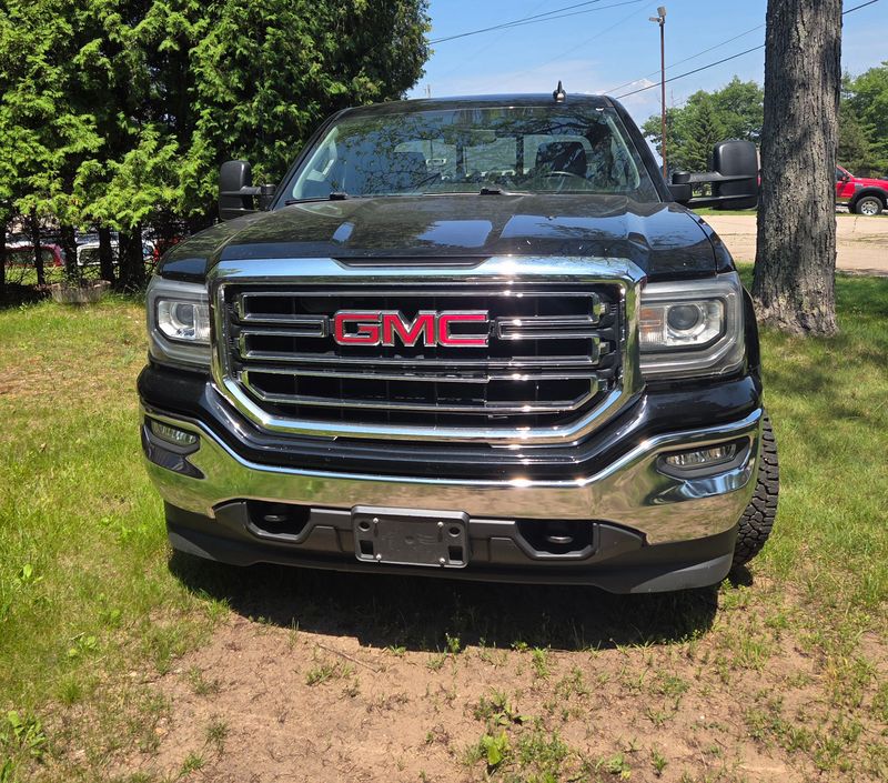 2017 GMC SIERRA 1500 SLE 4X4 CREW CAB 2017 GMC SIERRA 1500 SLE 4X4 CREW CAB
