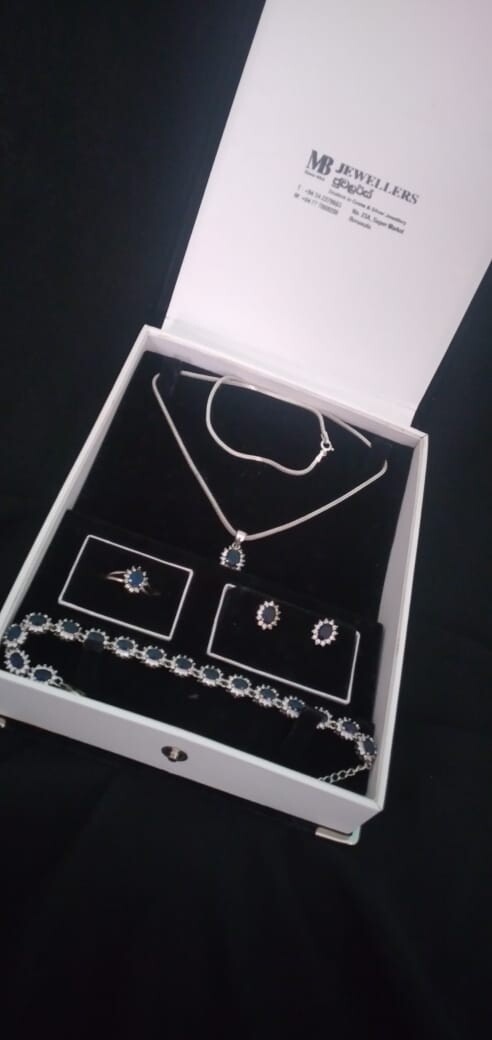 Ladies Jewellery Set
