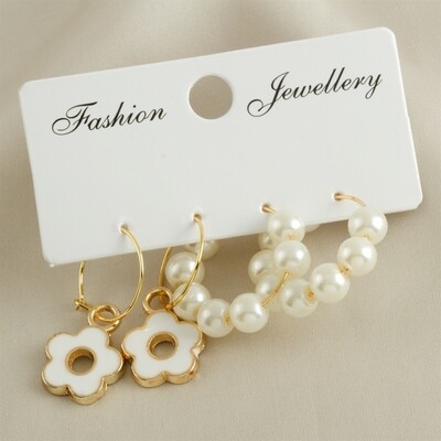 4 Pieces Flower Pearl Hoop Earrings