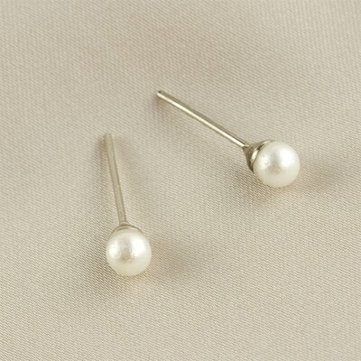 Ball Pearl Earrings 4 mm