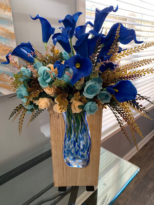CALLA LILY AND WATERFALL VASE