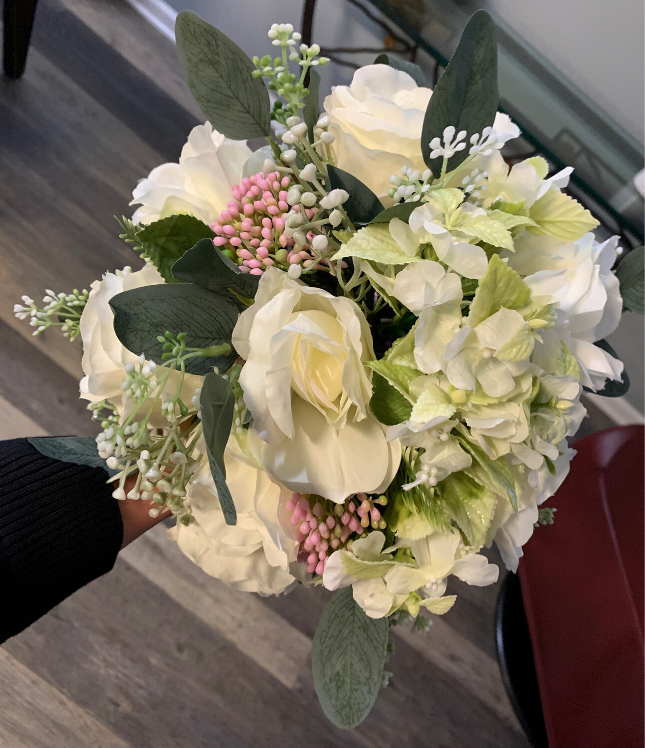 WHITE ROSES BRIDAL BOUQUET