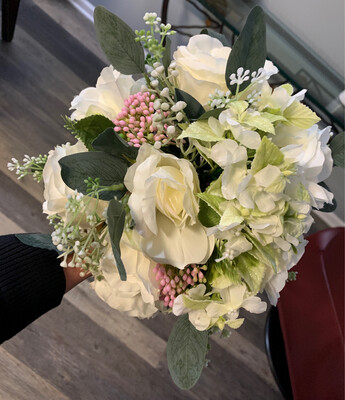 WHITE ROSES BRIDAL BOUQUET