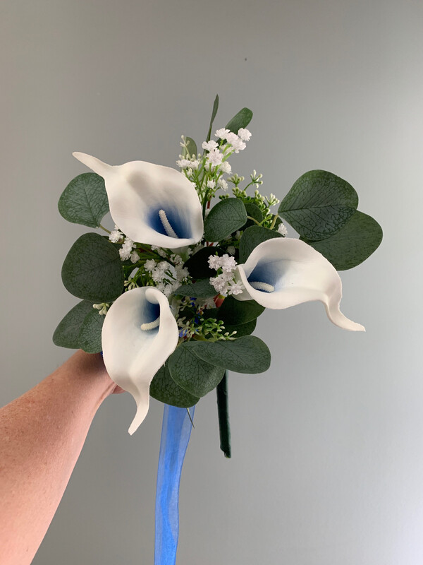 CUSTOM BRIDES AND BRIDESMAIDS BOUQUETS 