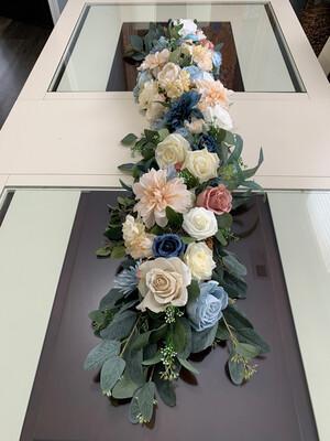 ROMANTIC TABLE CENTERPIECE 4’L