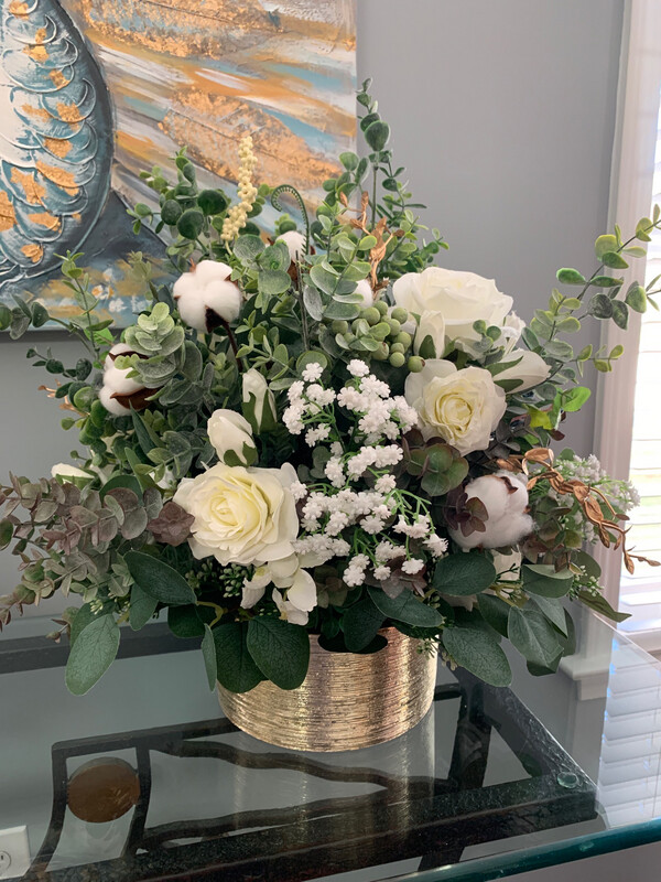 STUNNING CENTERPIECE