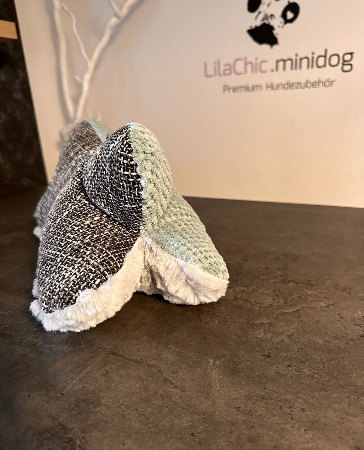 Leseknochen klein - grau/mint 1