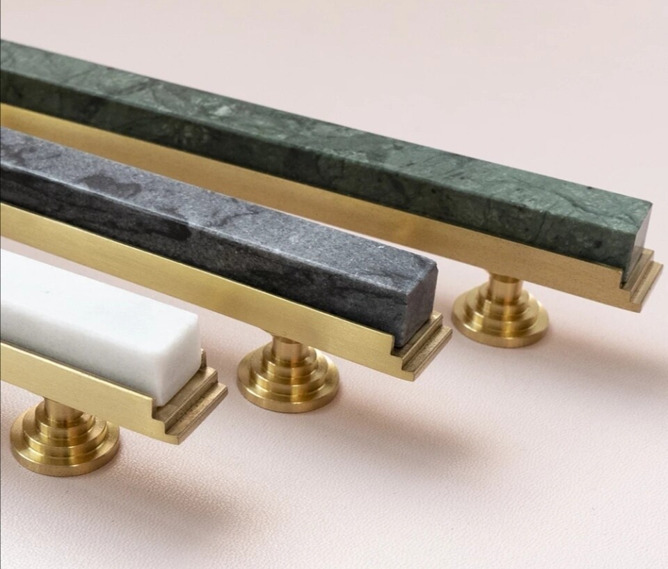 Flat rectangular bar shaped handles in Green Verde, black or Grey marble