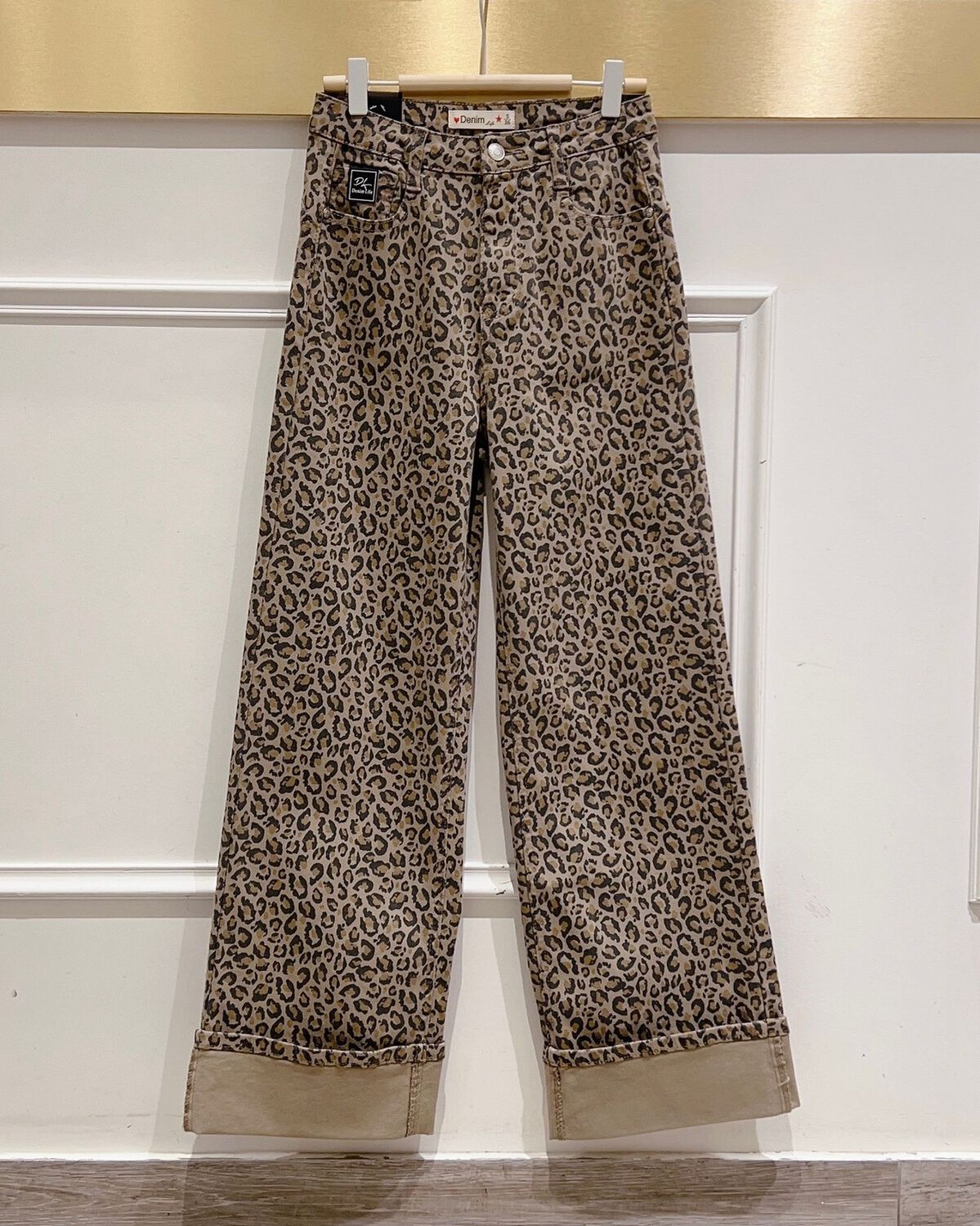 &#39;Leopard&#39; Turn Up Stretch Jeans