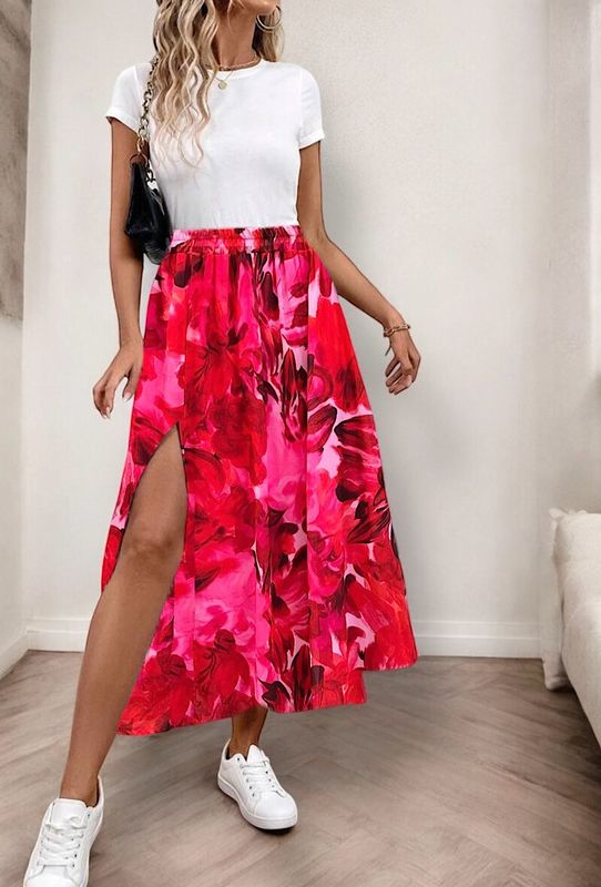 &#39;Clarise&#39; Floral Pattern Skirt in Vibrant Red &amp; Pink