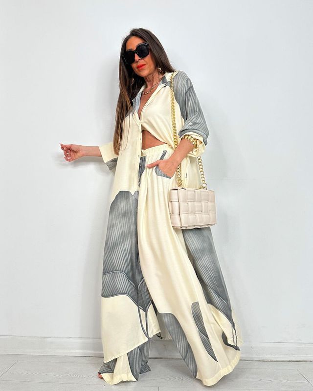 &#39;Phenomenal&#39; 2 Piece Set in Cream &amp; Black