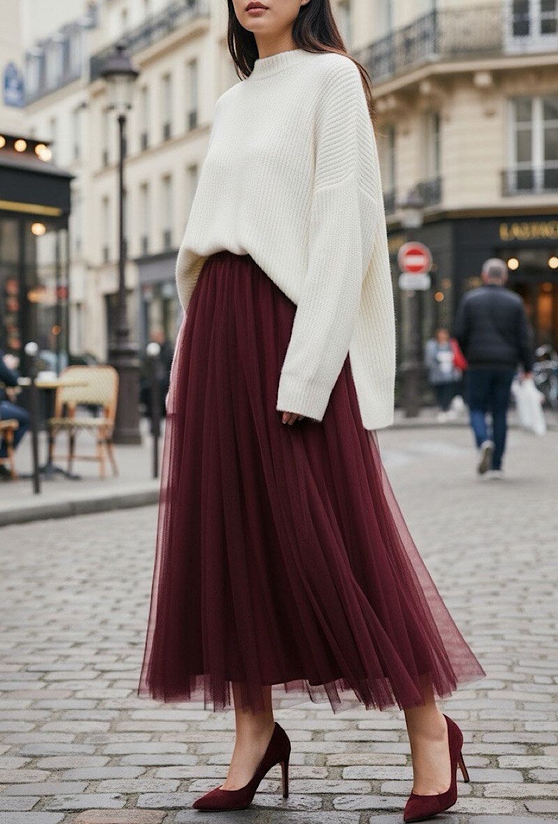 &#39;Tulipa&#39; Gentle Tuile Skirt in Burgundy