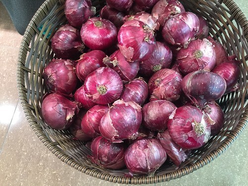 Small Red Onions بصل احمر صغير