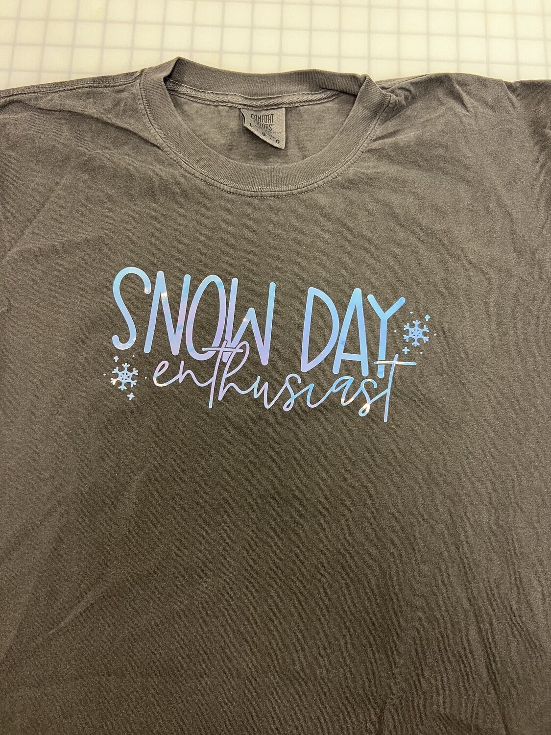 (L) Snow Day Mystic Pearl- Short Sleeve Pepper