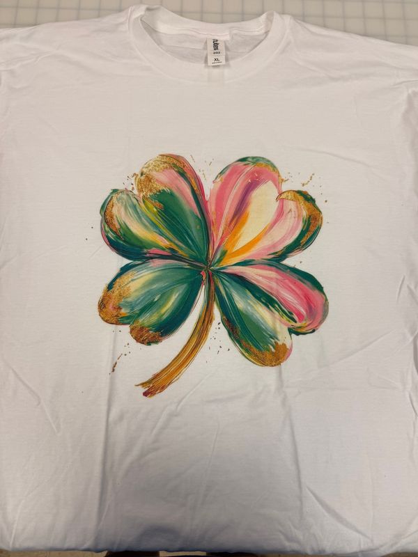(XL) Clover - Short Sleeve White