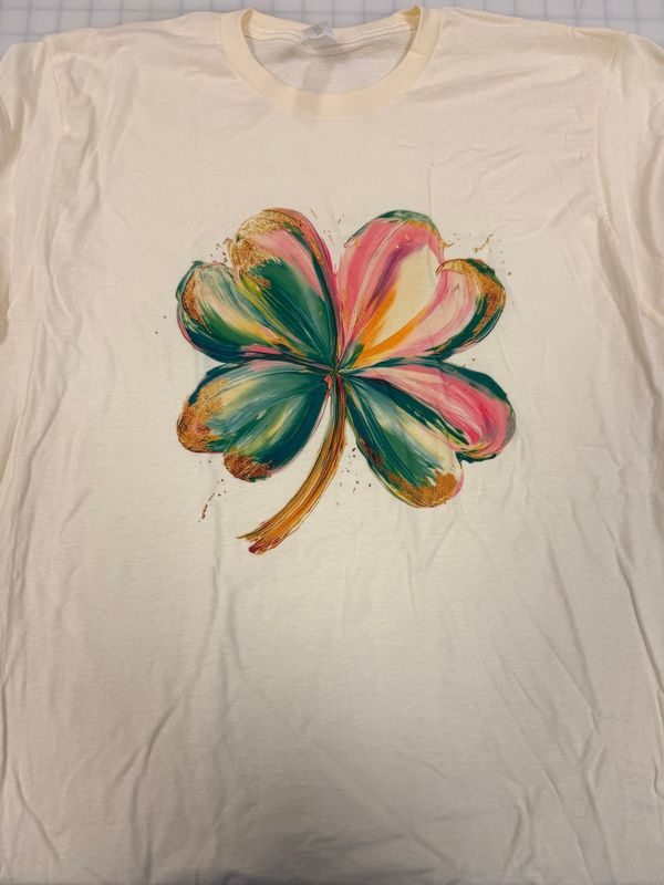 (L) Clover - Short Sleeve White