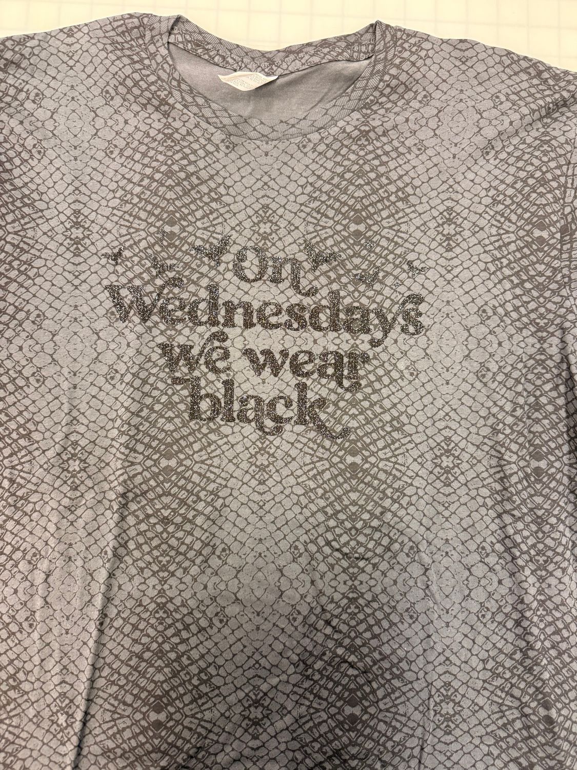 (L) On Wednesday We Wear Black - Glitter Black - Short Sleeve Black Reptile