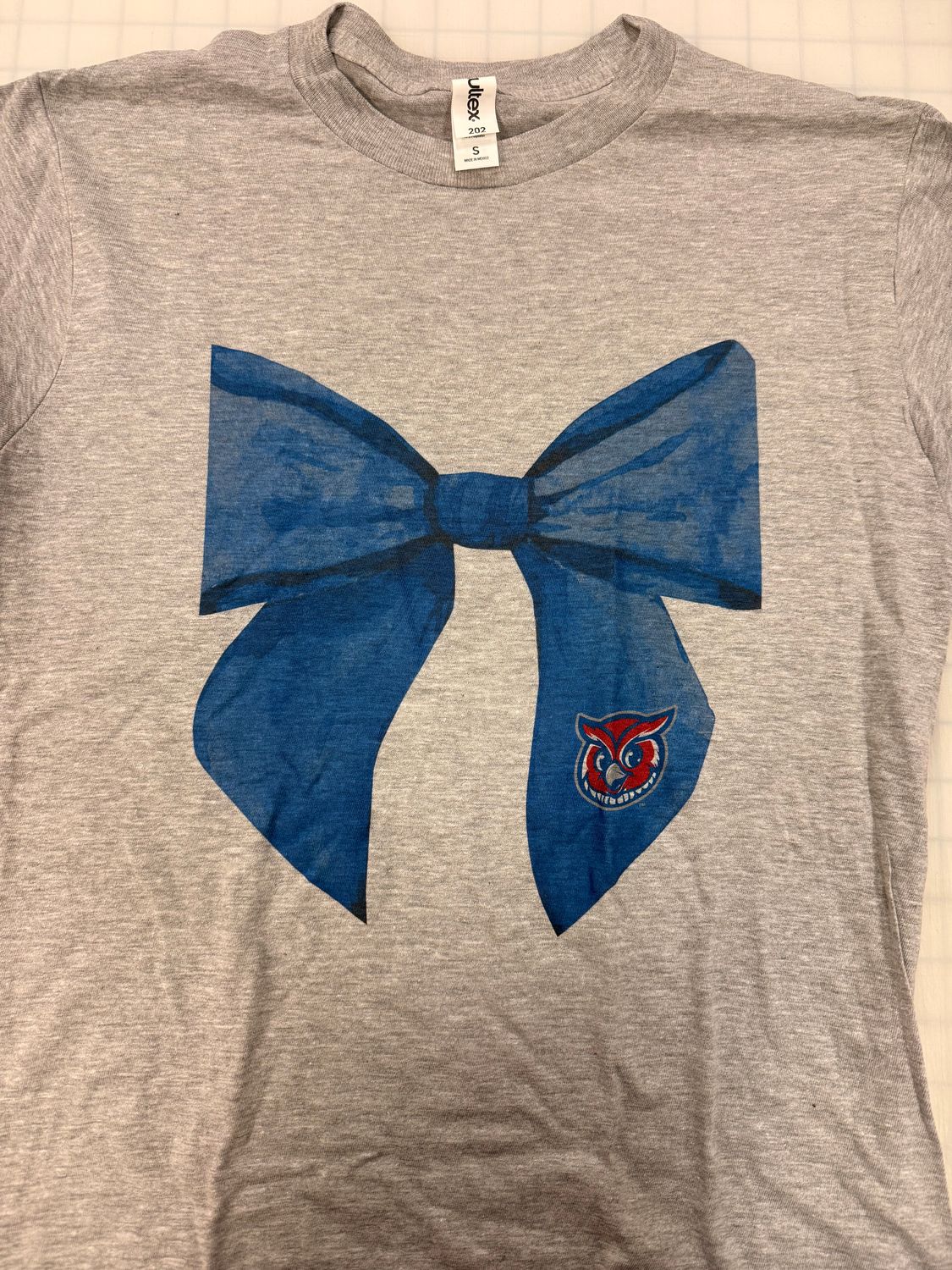 (S) Everwood Bow - Short Sleeve Heather Grey