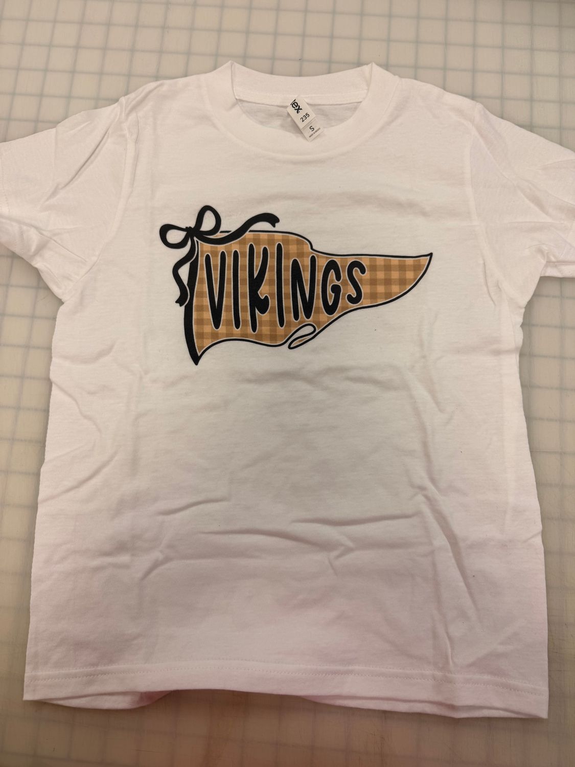 (Youth S) Gingham Pennant Vikings - Short Sleeve White