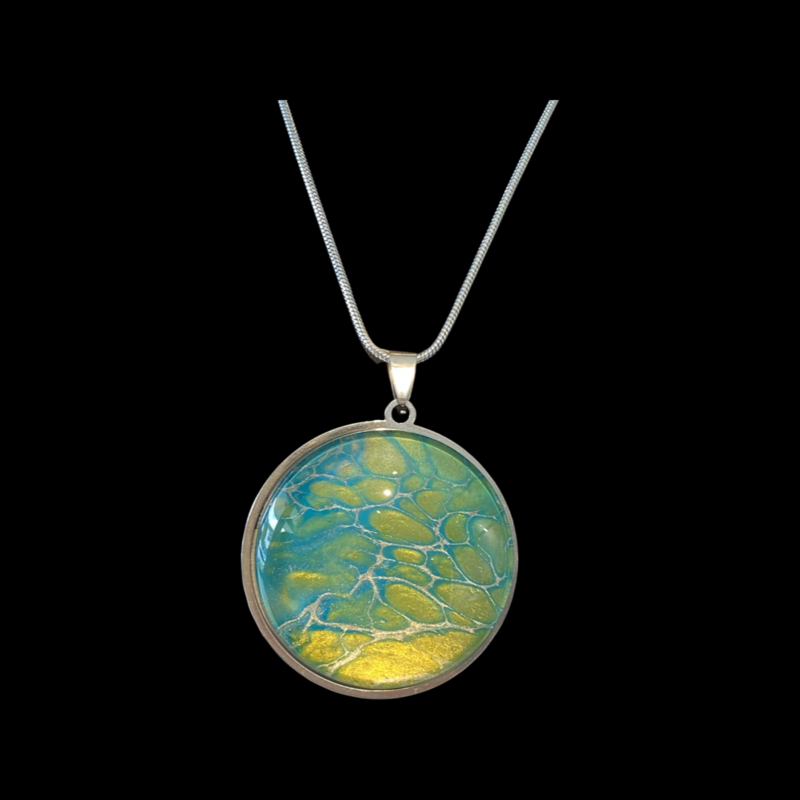 SUMMER BLISS in Large round pendant