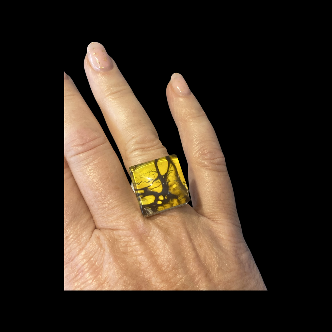 SUMMER BLISS in Square Ring