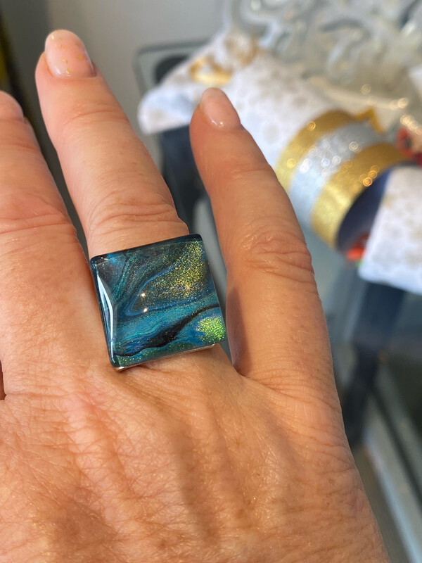 SUMMER BLISS in Square Ring