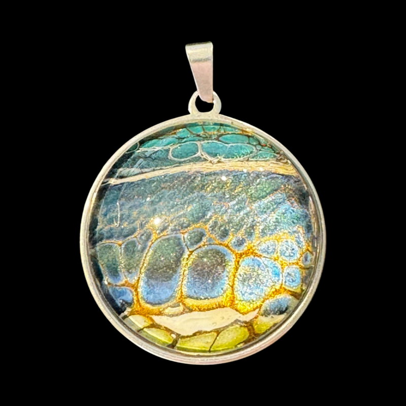 SUMMER BLISS in Small Round Pendant