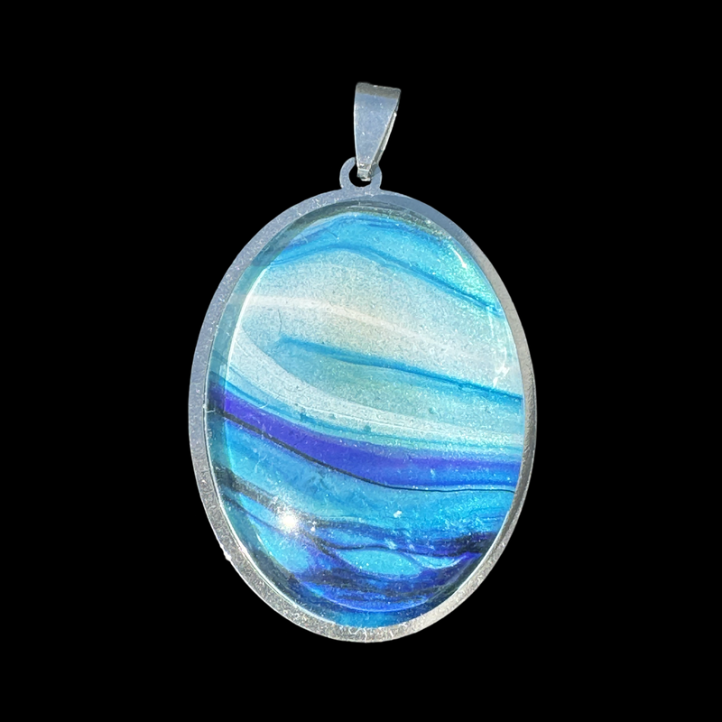 SUMMER BLISS in Large Oval Pendant
