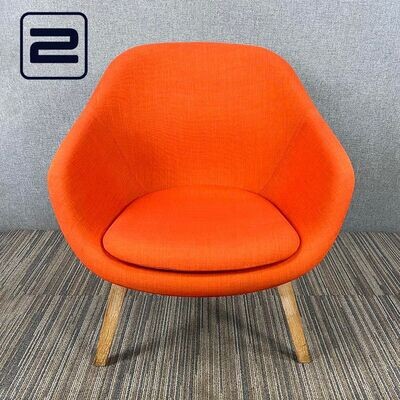 HAY AAL82 Lounge Zetel - Oranje Stof / Eik vierpoot