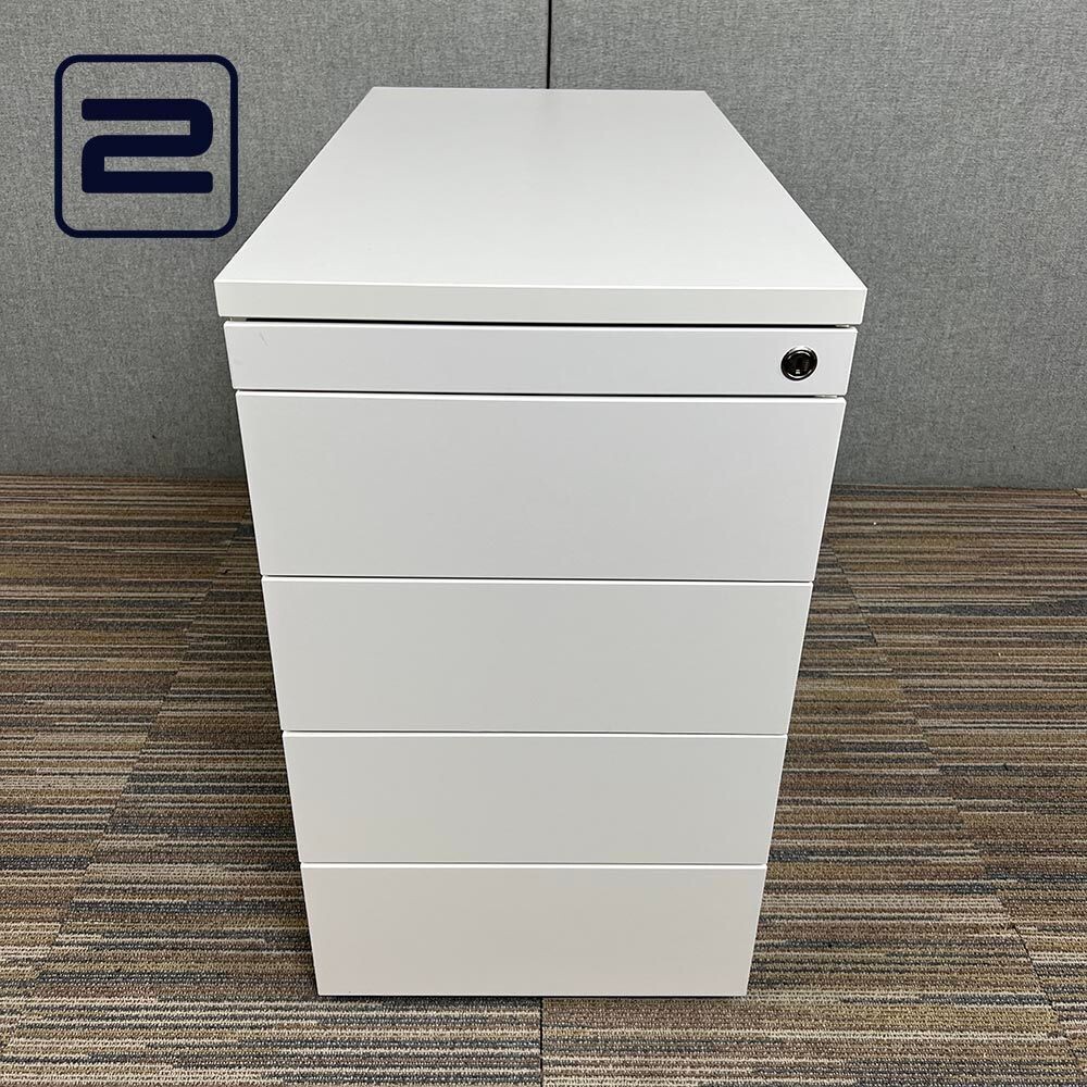STEELCASE (nieuw) Ladeblok Hoog 4 schuifladen, 1 pennelade en sleutel H72xB42xD80 - Wit Metaal / Pootjes