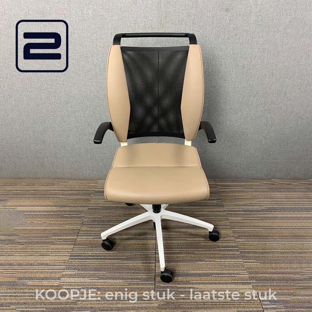ZÜCO KOOPJE: Effe two Directiestoel - Mokka / wit Leder / Wit Aluminium Voetkr mt wielen