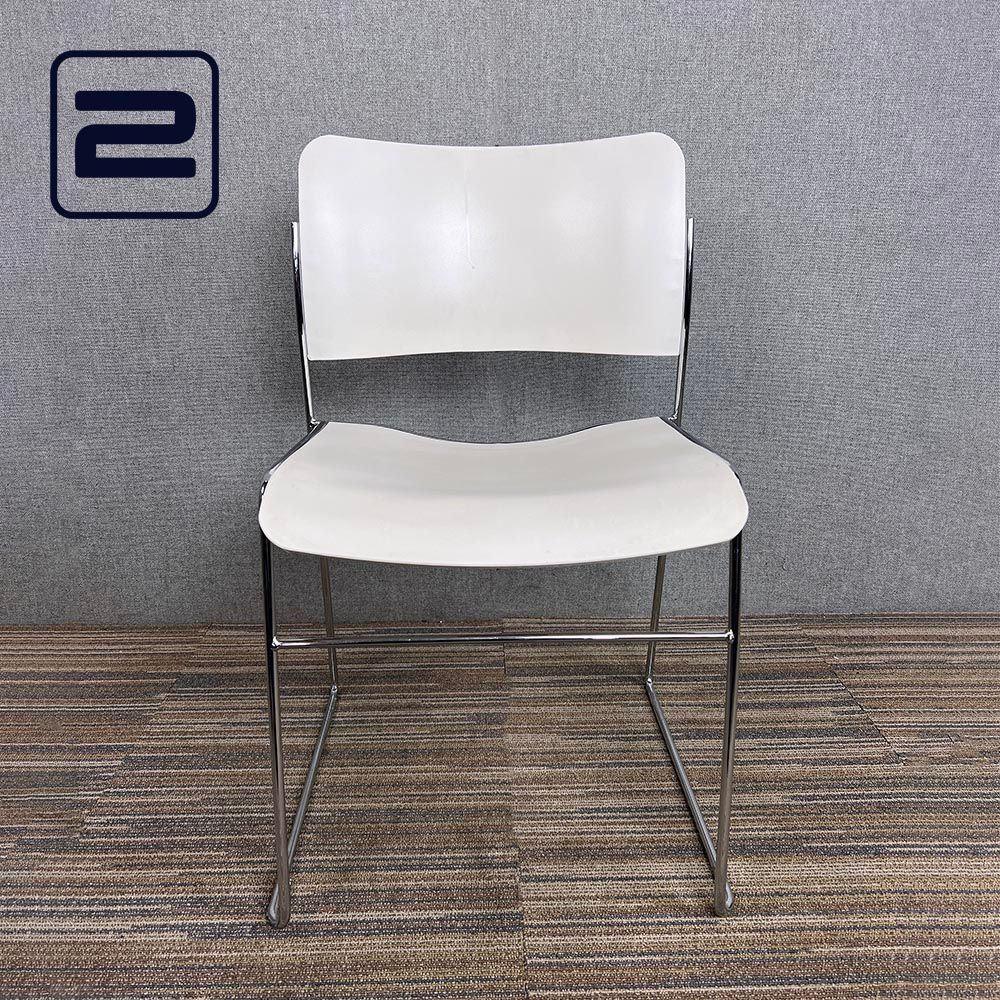 HOWE 40-4 Kantinestoel Stapelbaar - Wit Kunststof / Chrome slede