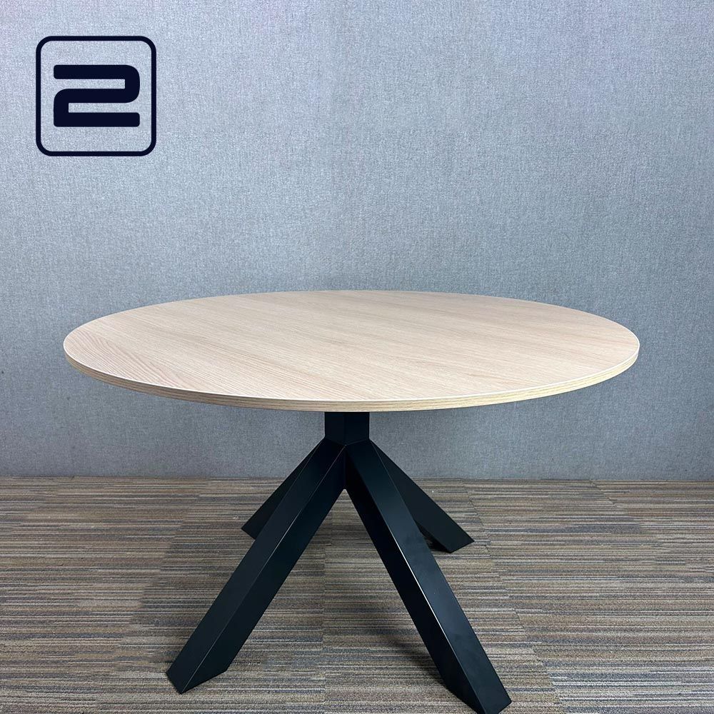 GISPEN Dukdalf 120 Ronde tafel B120xD120xH74 - Pfleiderer lindberg eik Melamine / Zwart Metaal