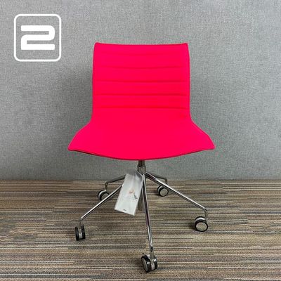 ARPER Catifa 46 Swivelstoel - Fuchsia Stof / Chrome Voetkr mt wielen