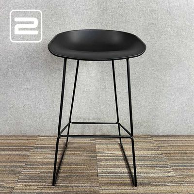 HAY AAS38 Barkruk - Zwart Kunststof / Zwart Metaal Slede