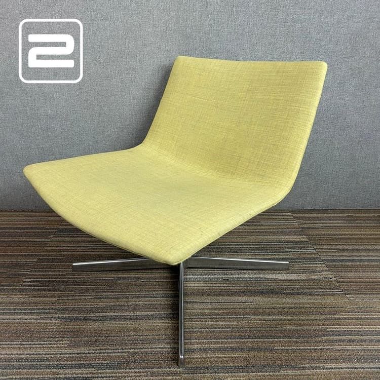 ARPER Catifa 80 Lounge Chair - Geel Stof / Chrome Voetkruis