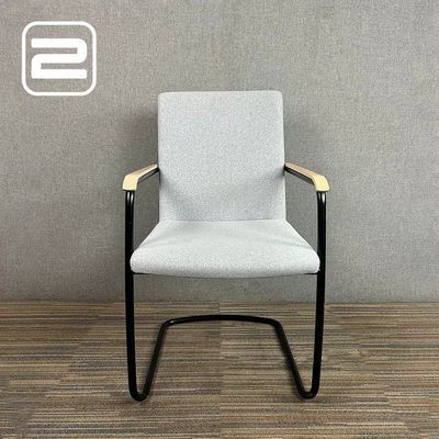 CASALA Leon Vergaderstoel stapelbaar - Grijs Stof / Zwart metaal Cantilever