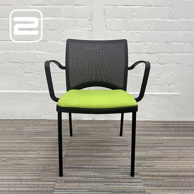VIASIT Bezoekersstoel Stapelbaar - Groen Textiel / Zwart Metaal Vierpoot