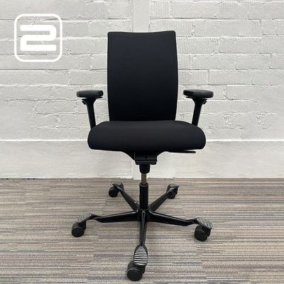 HAG 04 Bureaustoel Lage Rug - Zwart Stof / Zwart Alu Voetkr mt wielen