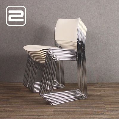 Set van 8x HOWE 40-4 Kantinestoel Stapelbaar - Wit Kunststof / Chrome slede Set van 8x HOWE 40-4 Kantinestoel Stapelbaar - Wit Kunststof / Chrome slede