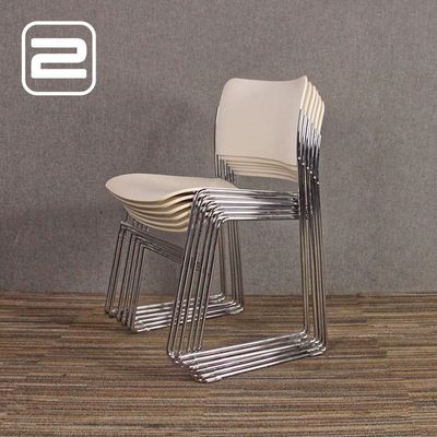 Set van 6x HOWE 40-4 Kantinestoel Stapelbaar - Wit Kunststof / Chrome slede Set van 6x HOWE 40-4 Kantinestoel Stapelbaar - Wit Kunststof / Chrome slede