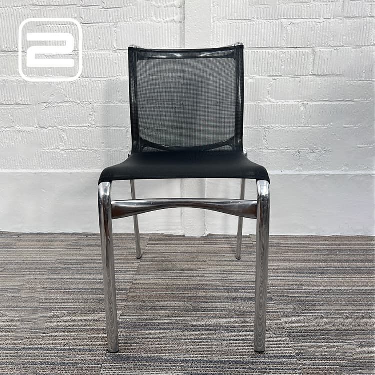 ALIAS Frame Chair Bezoekersstoel Stapelbaar - Zwart Netstof / Aluminium Vierpoot