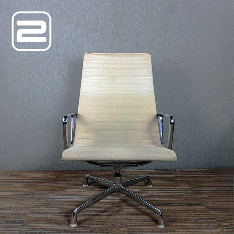 HERMAN MILLER EA116 Directiestoel by Charles Ray Eames - Beige Stof / Chrome Sterpoot