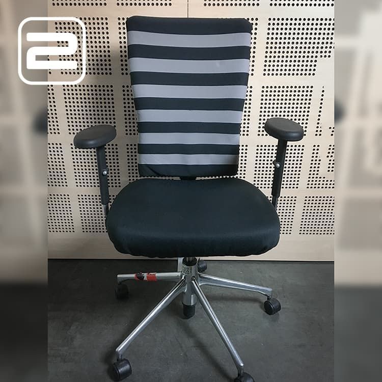 VITRA T-chair Bureaustoel - Zwart / Grijs Stof / Grijs Metaal Voetkr mt wielen