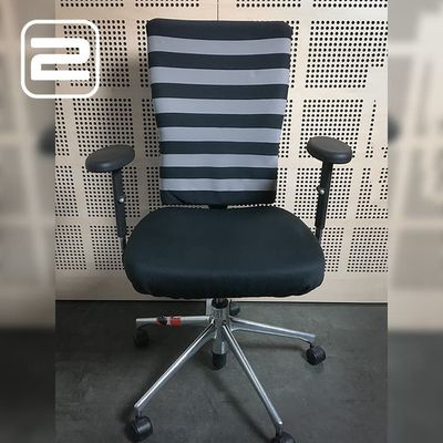 VITRA T-chair Bureaustoel - Zwart / Grijs Stof / Grijs Metaal Voetkr mt wielen VITRA T-chair Bureaustoel - Zwart / Grijs Stof / Grijs Metaal Voetkr mt wielen