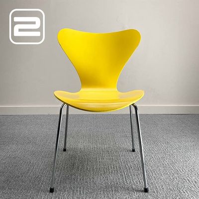 FRITZ HANSEN Series 7 Butterfly Ontvangststoel by Arne Jacobsen - Donkergeel / Chrome Vierpoot