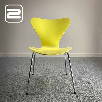 FRITZ HANSEN Series 7 Butterfly Ontvangststoel by Arne Jacobsen - Licht geel / Chrome Vierpoot