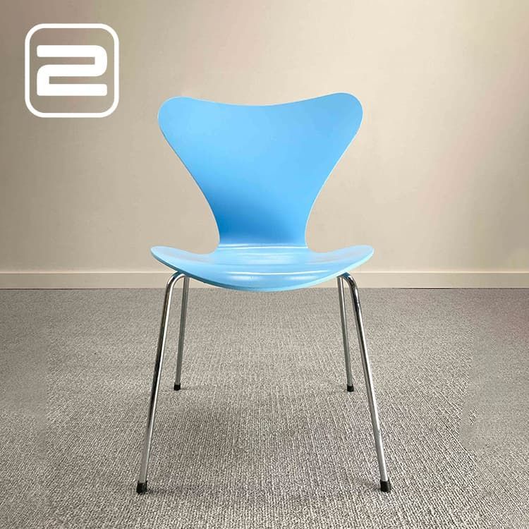 FRITZ HANSEN Series 7 Butterfly Ontvangststoel by Arne Jacobsen - Licht blauw / Chrome Vierpoot